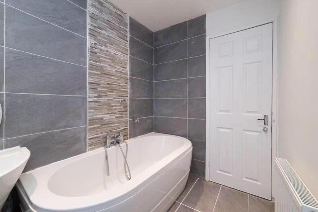 Light-Luxury Flat Apartment Glasgow Ngoại thất bức ảnh